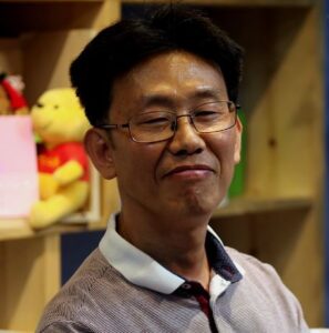 (시인 김중식 사진)